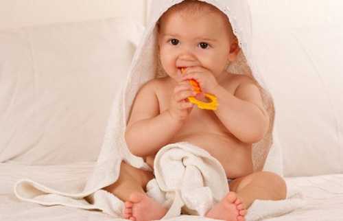 Отказ малыша от еды вследствие неприятных болевых ощущений